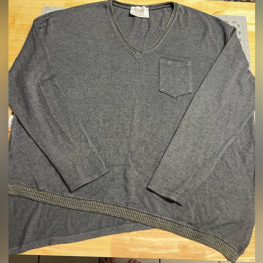 Brand Bazar Gray V-Neck A-symmetrical Sweater Ptp 26” (Sz 1x approx.)